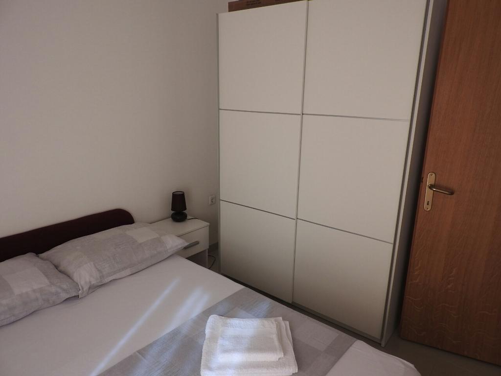 Apartments Istuk Vir Eksteriør bilde